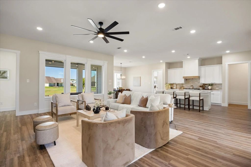 2119 Middlewood Circle, Granbury