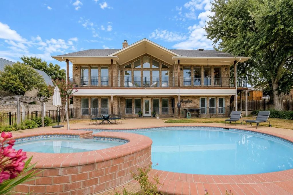 9210 Ravenswood Road, Granbury