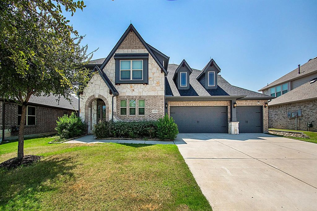 1420 Stoneleigh Place, Aubrey