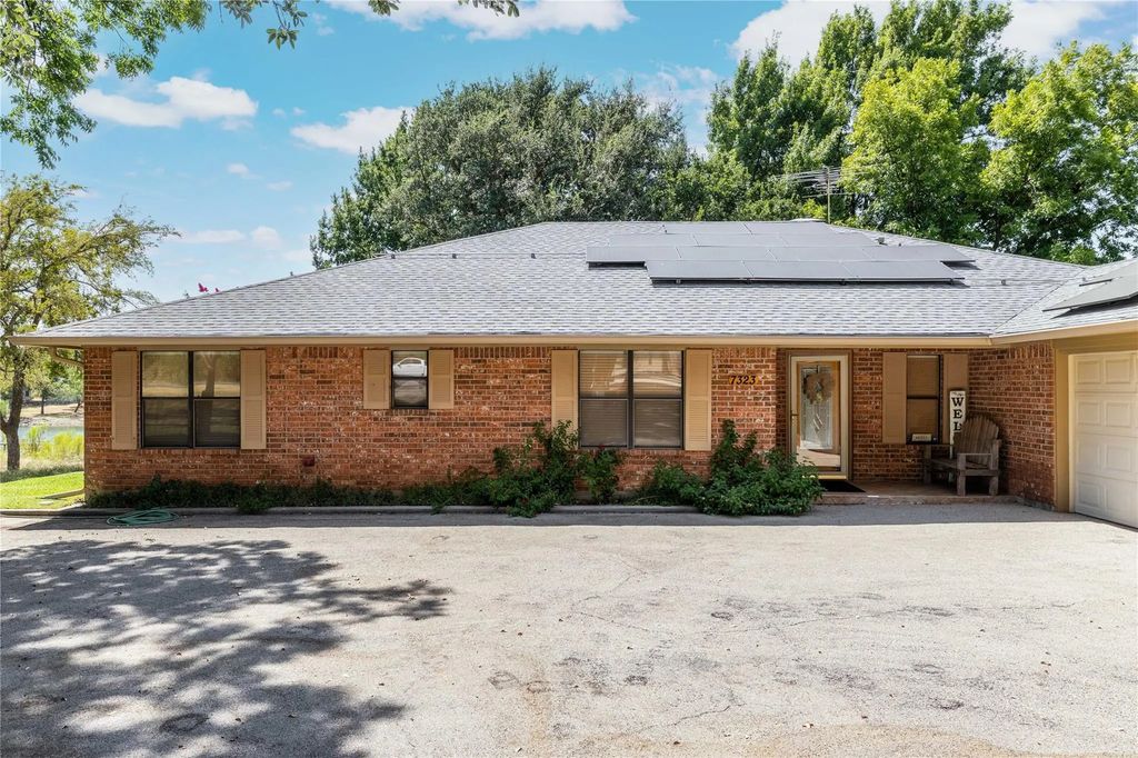 7323 Feather Bay Boulevard, Brownwood