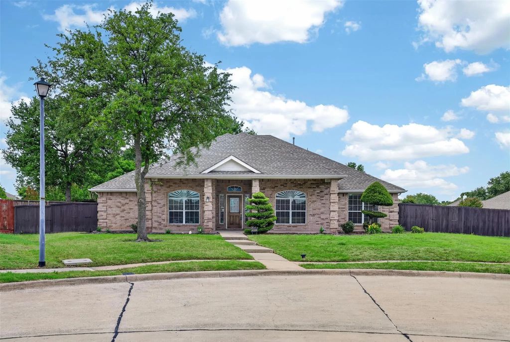 3002 Silver Springs Way, Rowlett