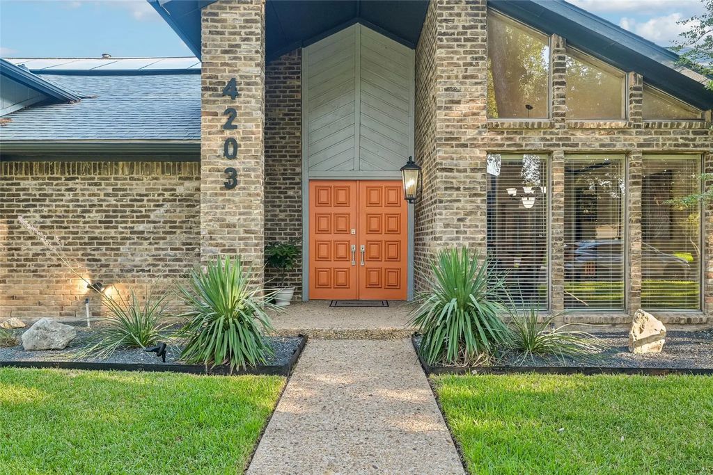 4203 Cobblers Lane, Dallas