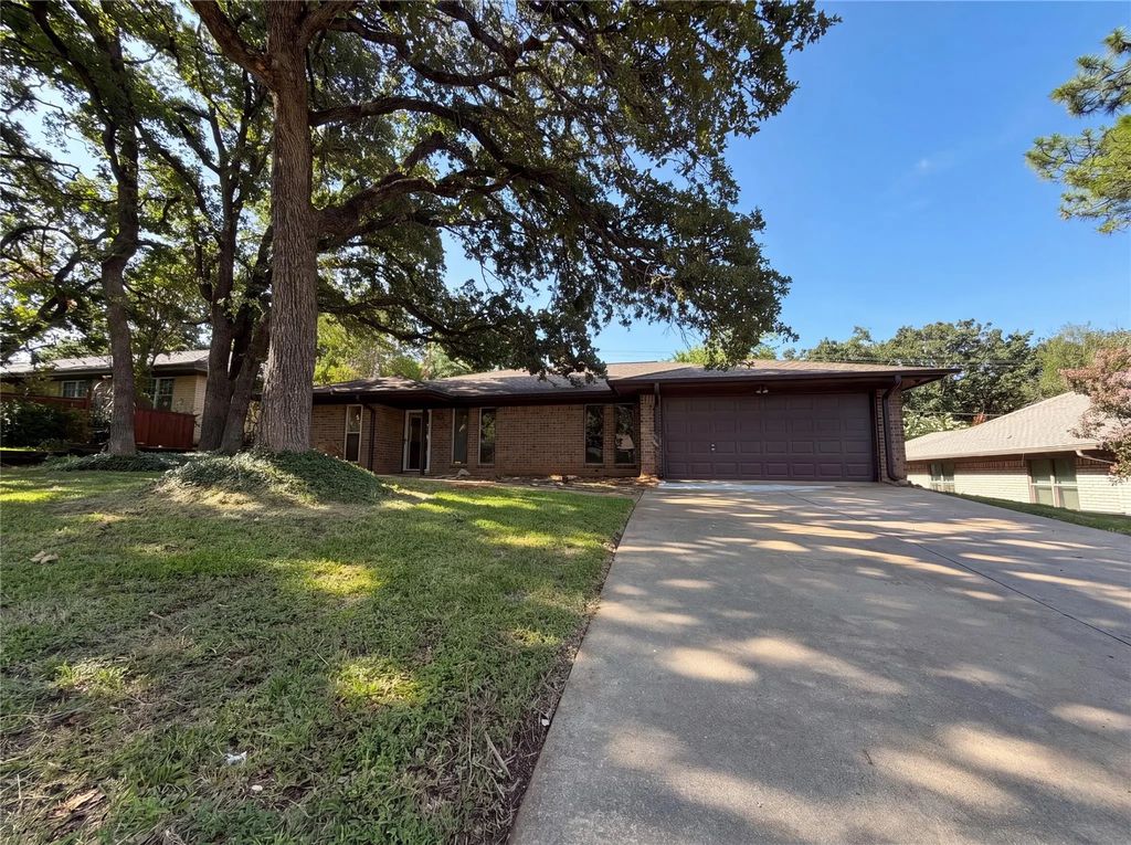 5804 Ridge Drive, Arlington