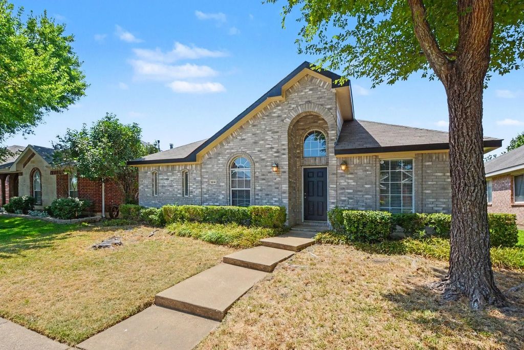 1614 Woodhaven Court, Allen