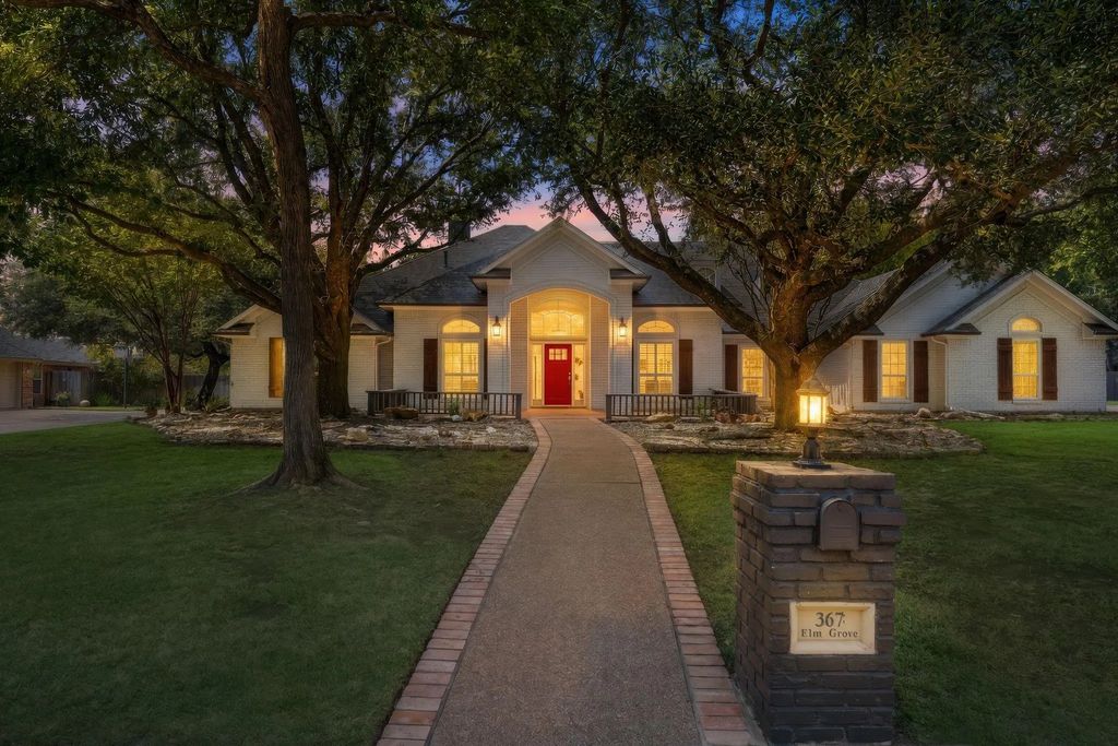 367 Elm Grove Circle, Waco