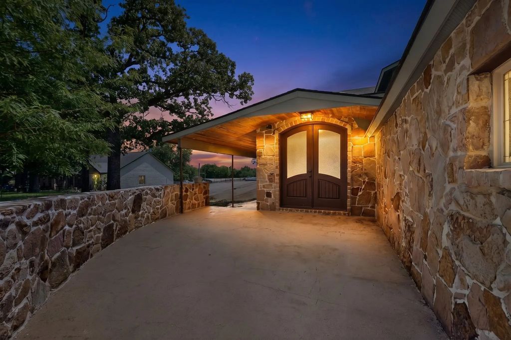 1880 Houston Road, Burleson