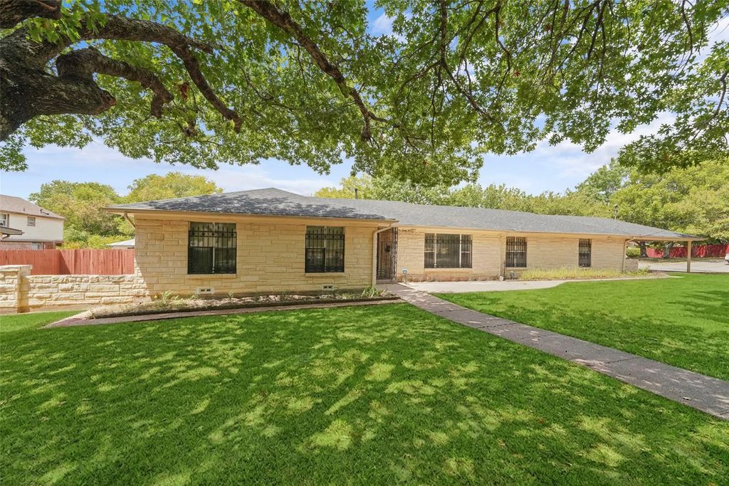 223 N Crest Street, Lancaster