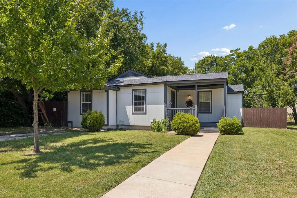 113 W Avenue E, Garland