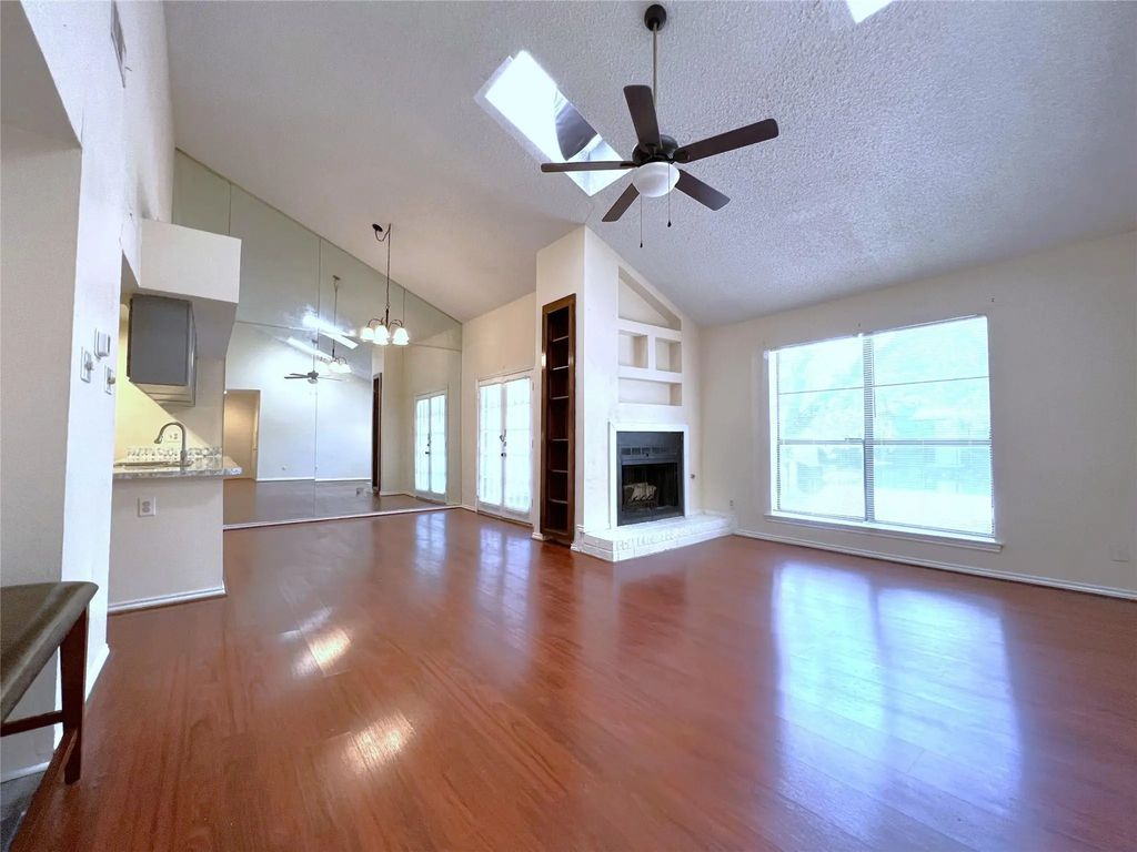 7525 Holly Hill Drive 10, Dallas