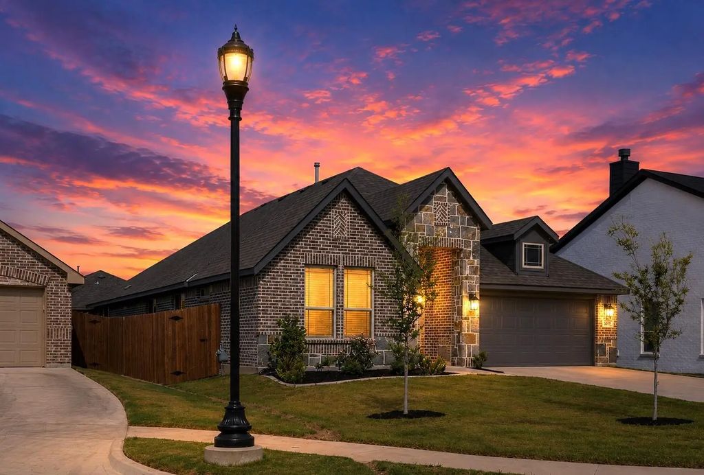 609 Pawprint Hollow, Godley