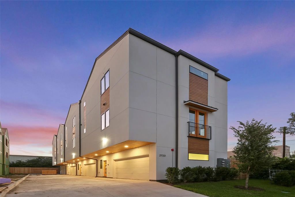 2723 Kimsey Drive 104, Dallas