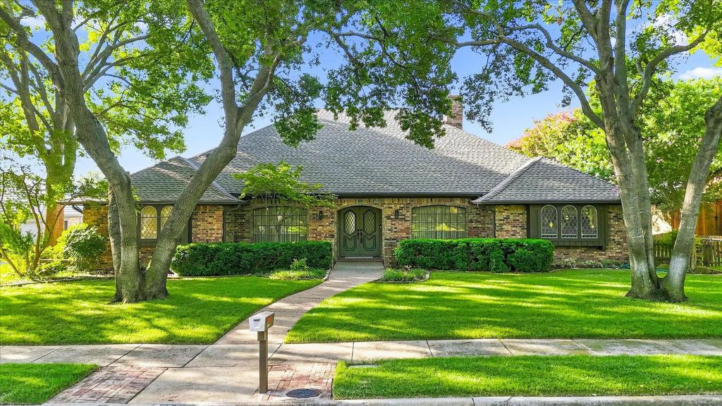 1912 Deerfield Drive, Plano