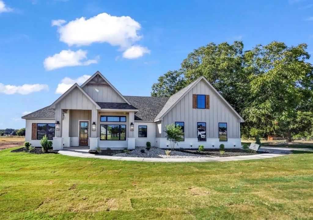 1016 Arbor Vista Drive, Azle