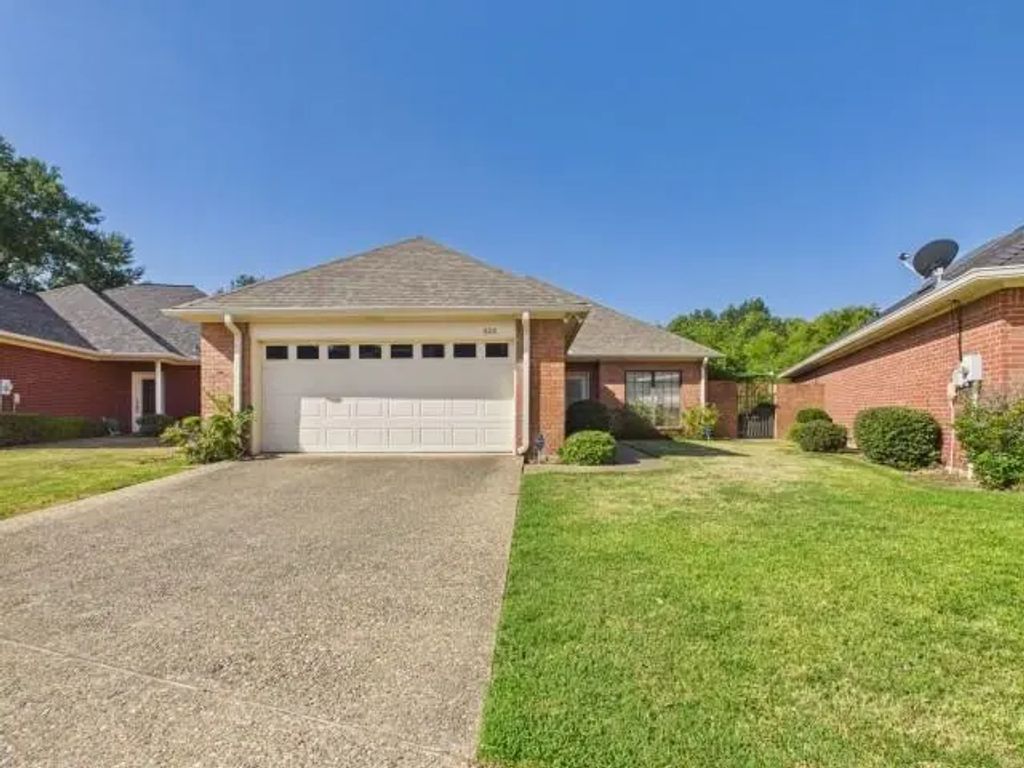 806 Torribrooke Lane, Athens