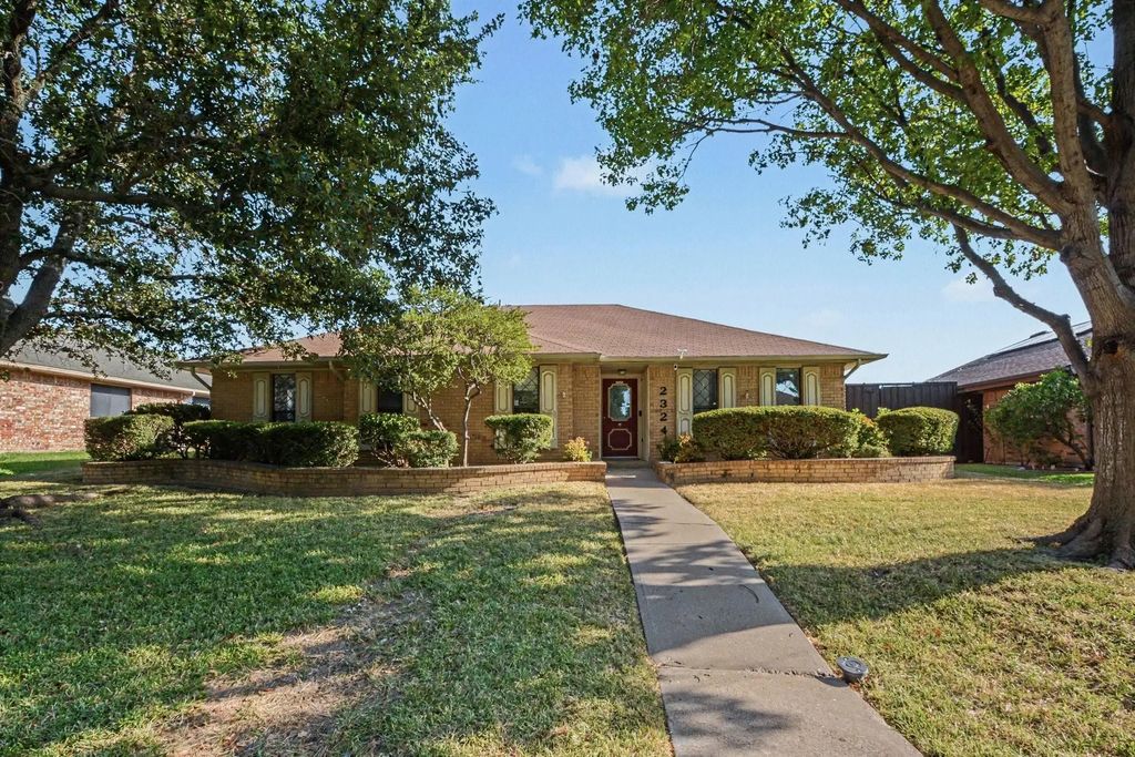 2324 Harbinger Lane, Dallas