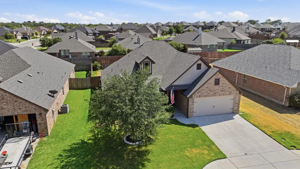 1813 Town Creek Circle, Weatherford