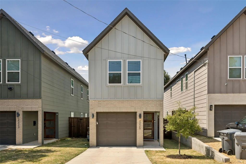 2225 Bethurum Avenue, Dallas