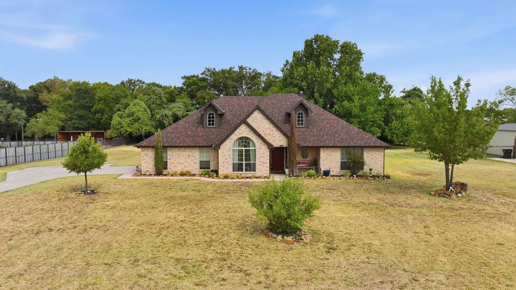 197 Savannah Drive, Weatherford