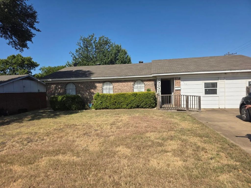 6600 Robindale Road, Forest Hill