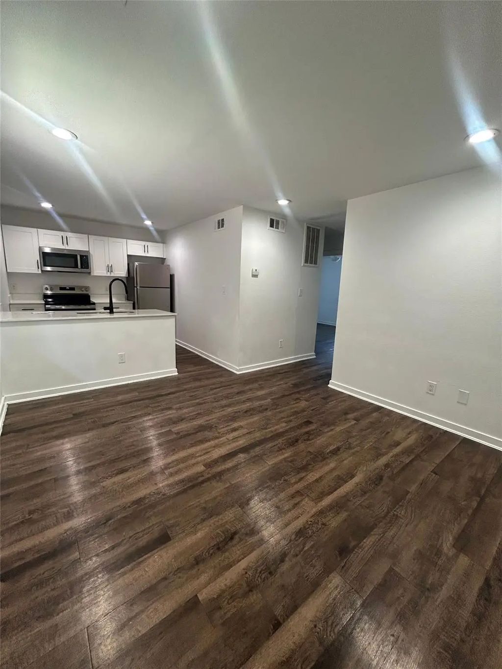 321 E 8th Street 112, Dallas