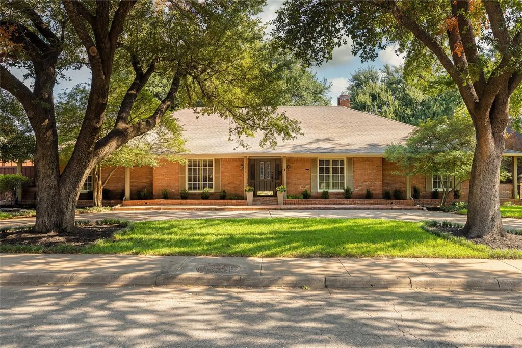 7117 Chipperton Drive, Dallas