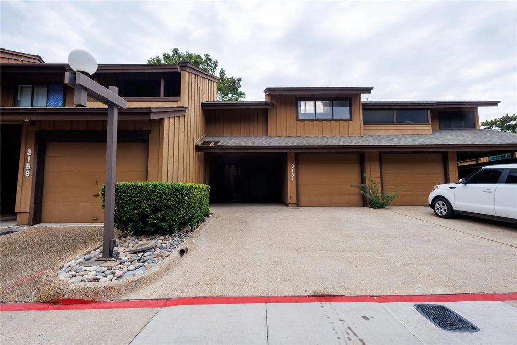 3161 Golden Oak, Farmers Branch