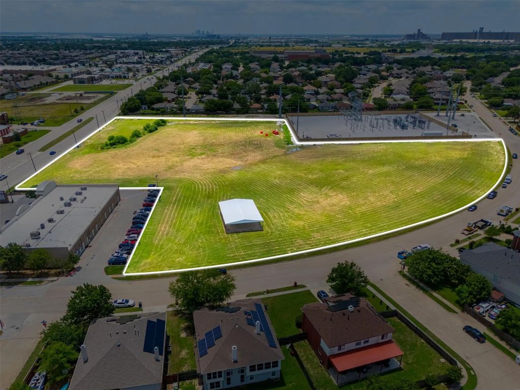 1051 Grand Central Parkway, Saginaw