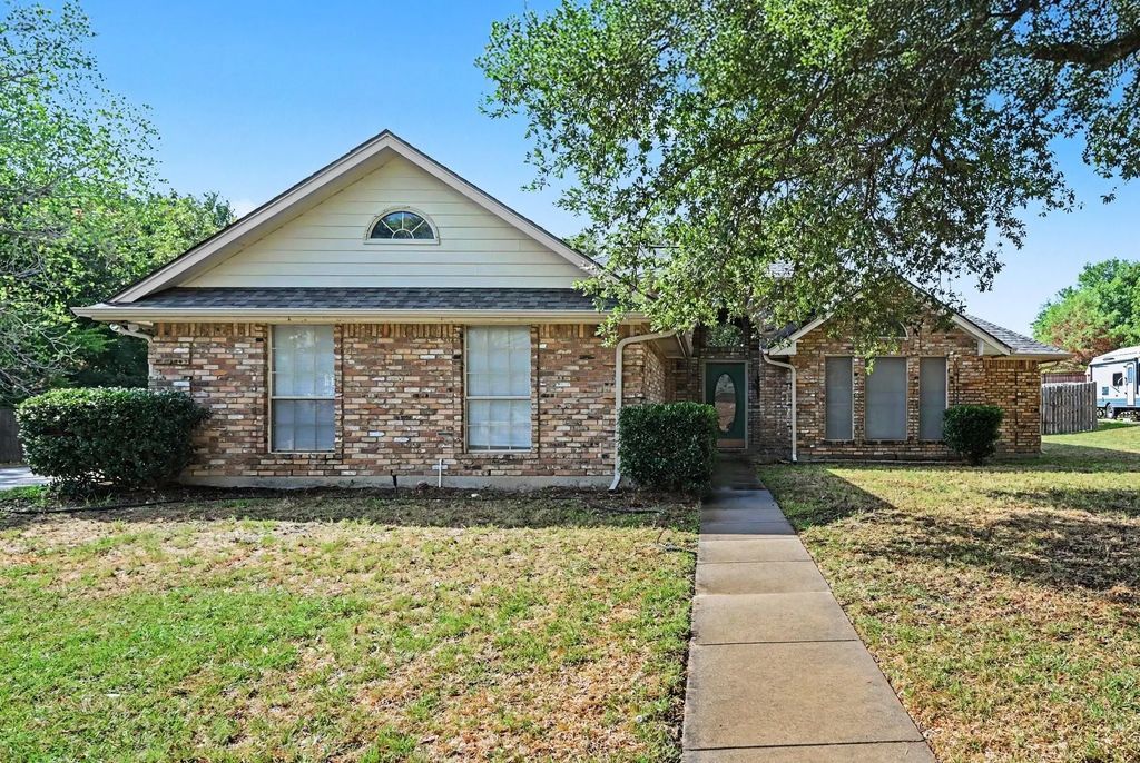 110 Mill Creek Lane, Weatherford