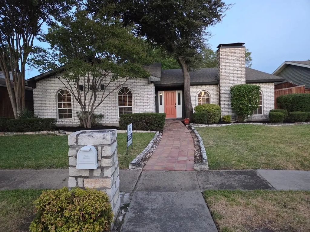 1909 Rambling Ridge Lane, Carrollton
