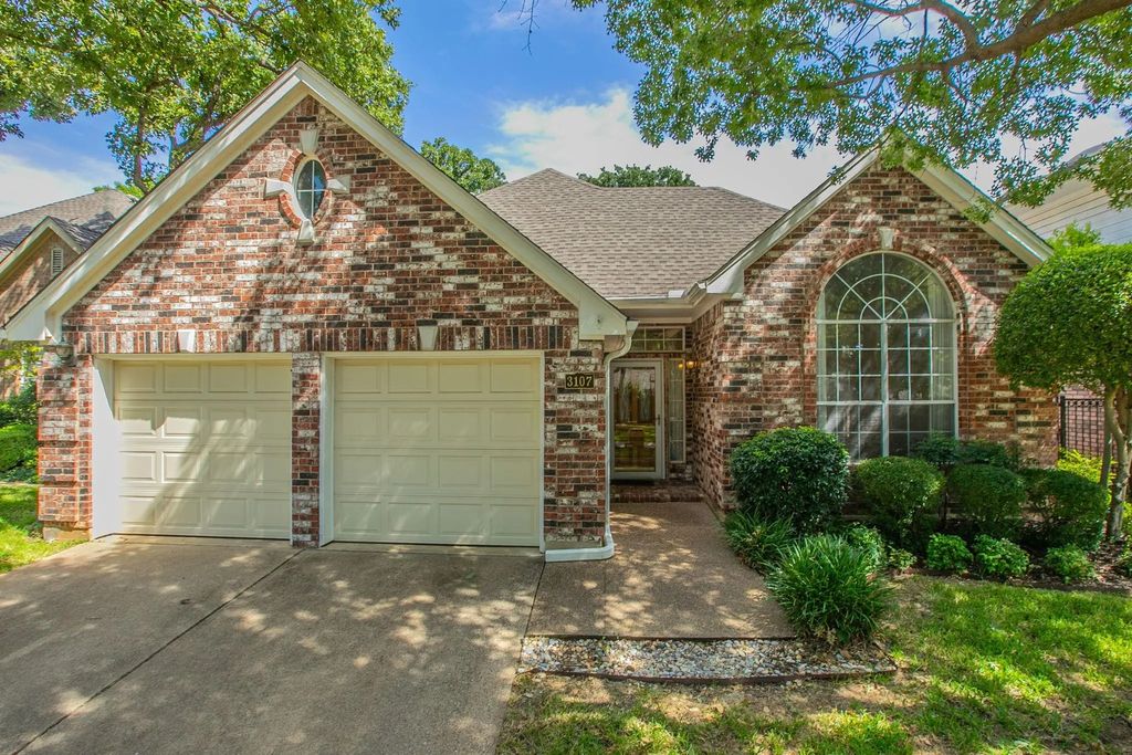 3107 Lake Oak Drive, Arlington