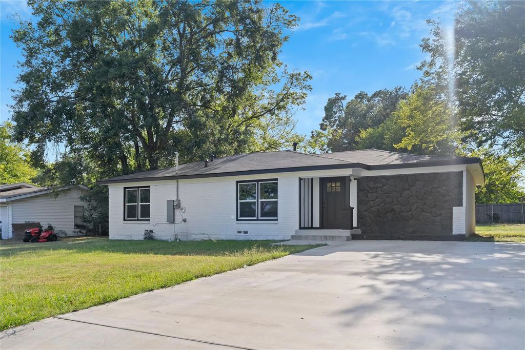 1613 Irwin Lane, Sulphur Springs