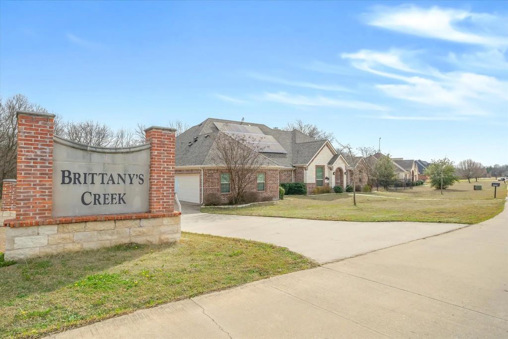 1088 Stephen Court, Farmersville