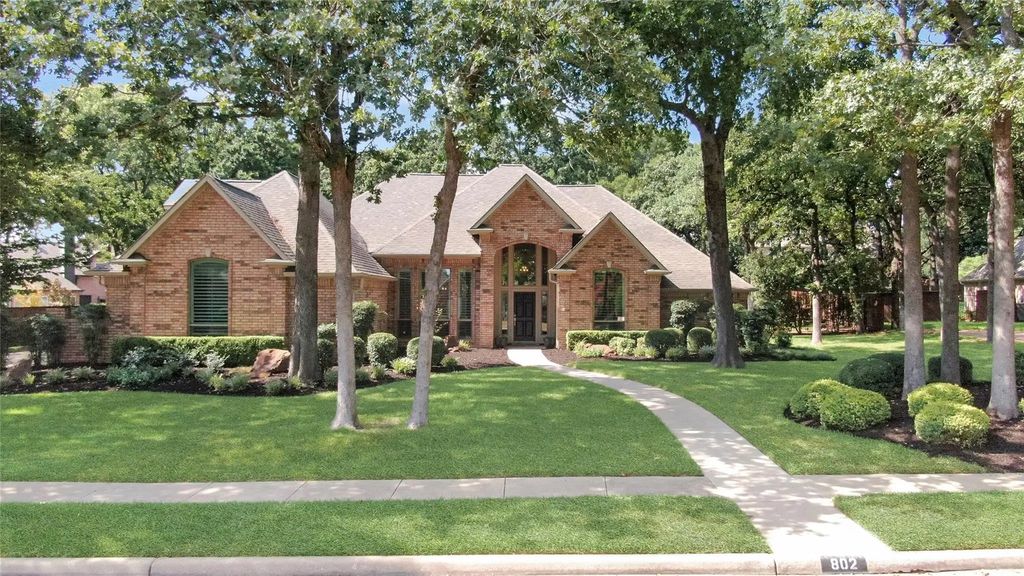 802 Brazos Drive, Southlake