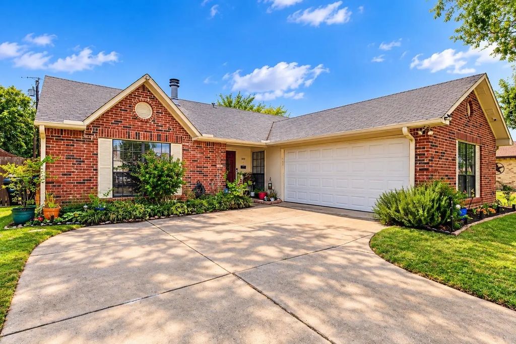 509 Carl C Senter Street, Forney