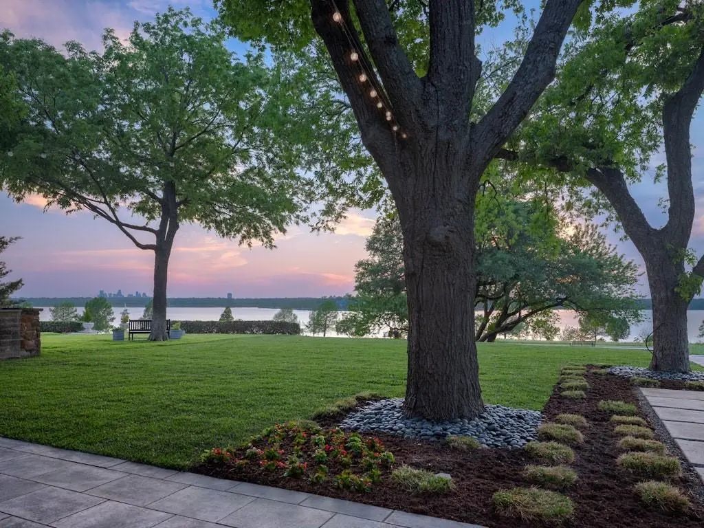 9210 W Lake Highlands Drive, Dallas