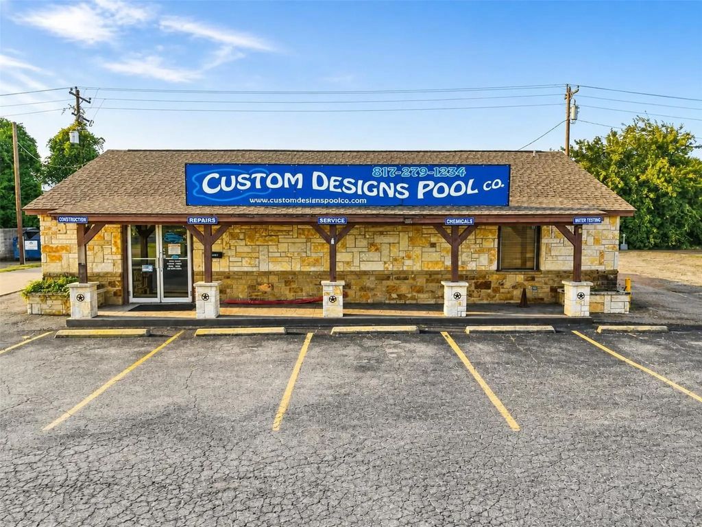 904 E Us Highway 377, Granbury