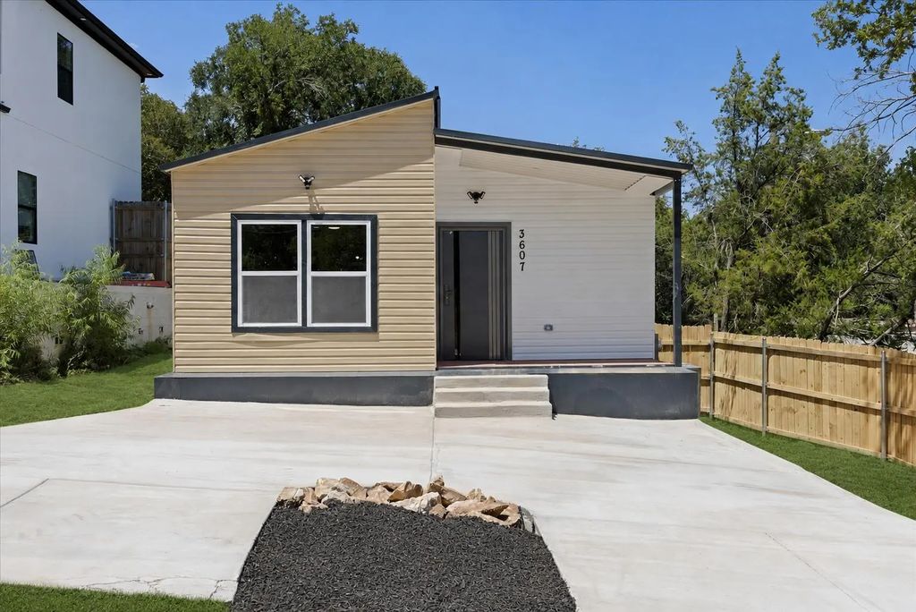 3607 Flint Rock Circle, Granbury