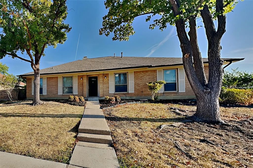 1733 Brighton Drive, Carrollton