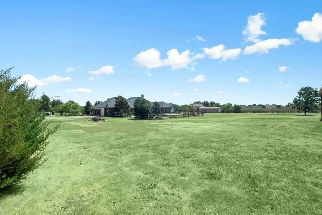 945 Scarlett Drive, Lucas