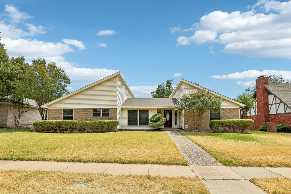 2840 Meadowbrook Drive, Plano