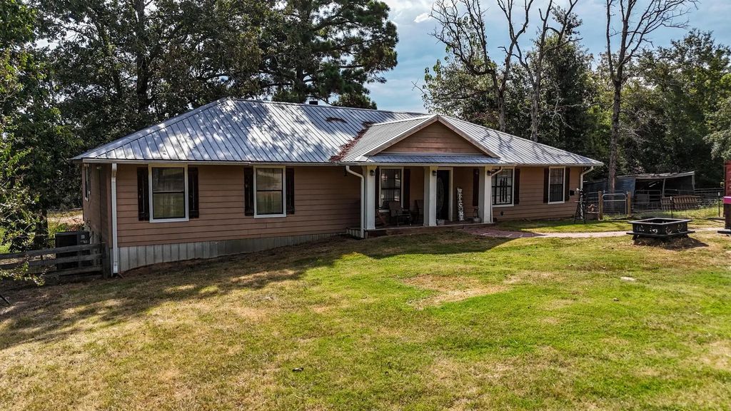 3861 State Highway 75 S, Centerville
