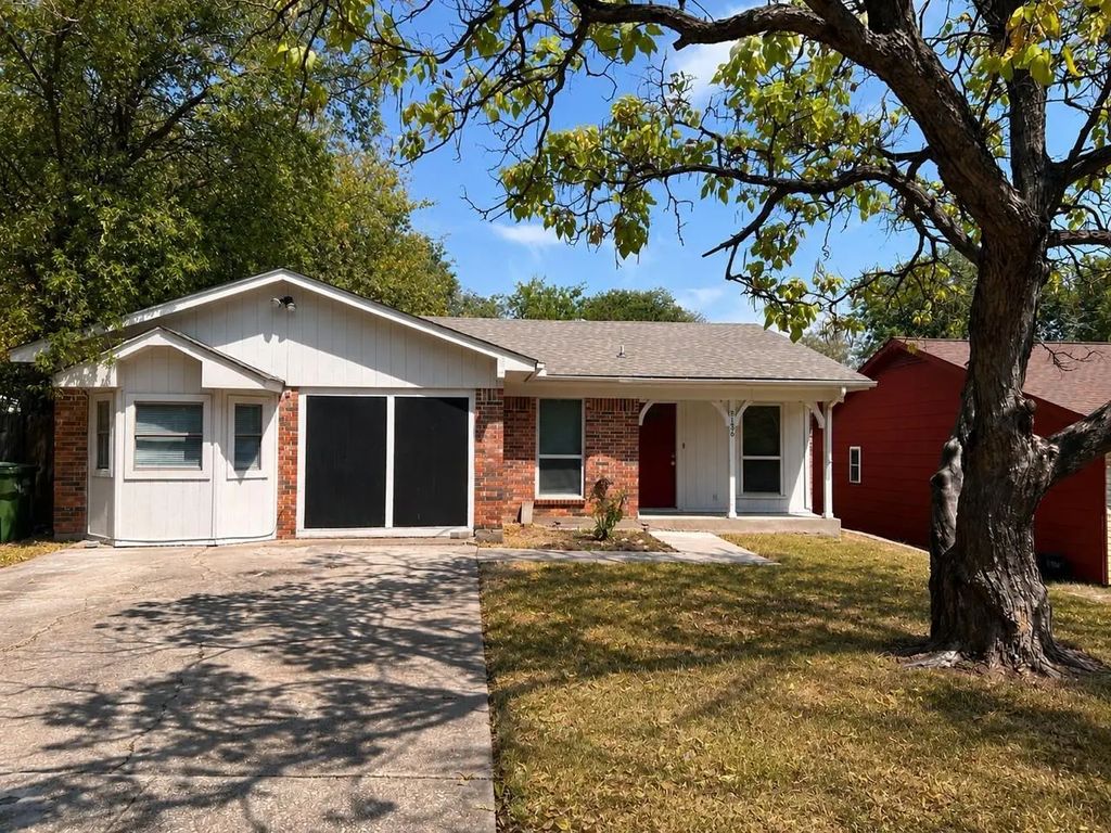 8136 Richard Street, White Settlement