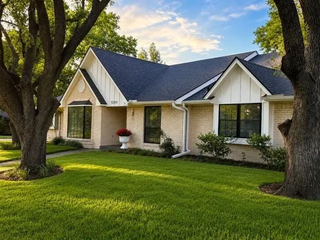 7205 La Manga Drive, Dallas