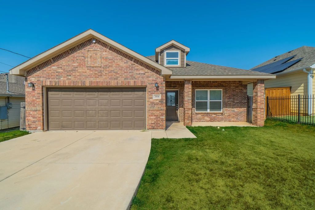 2016 Langston Street, Fort Worth