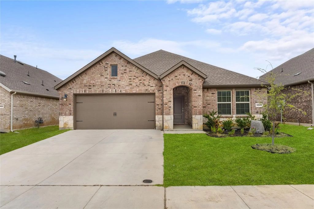 9805 Quail Pointe Road, Aubrey