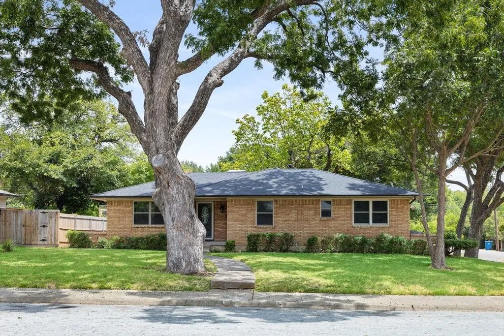 600 N Young Boulevard, DeSoto
