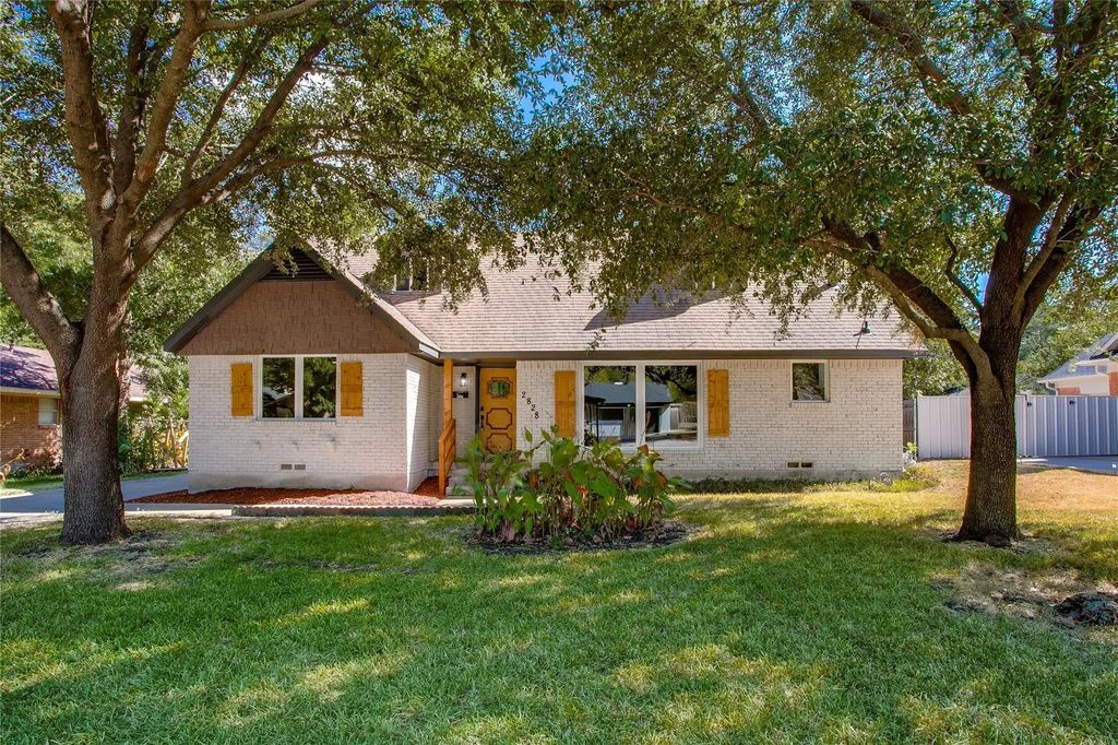 2828 Larkspur Lane, Dallas