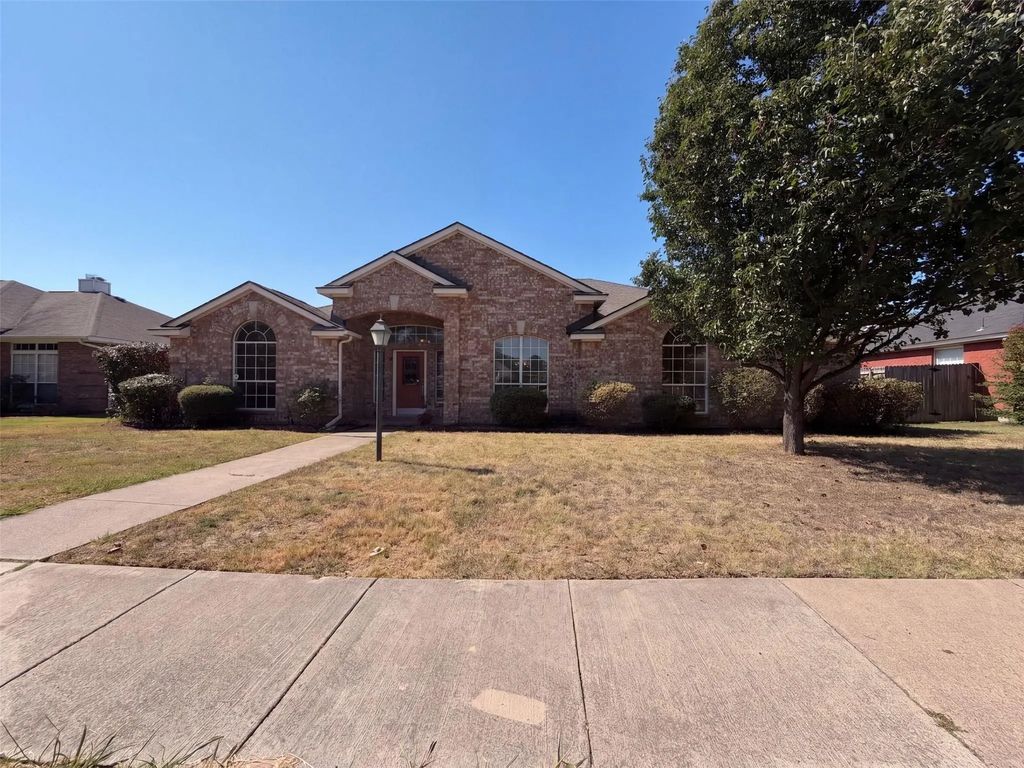 2915 Olympia Drive, Grand Prairie