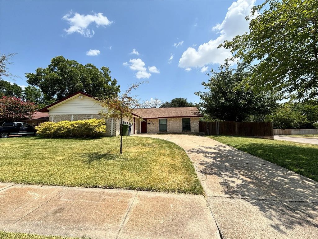 930 Briar Way, Garland
