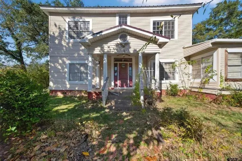501 E Duval Street, Troup
